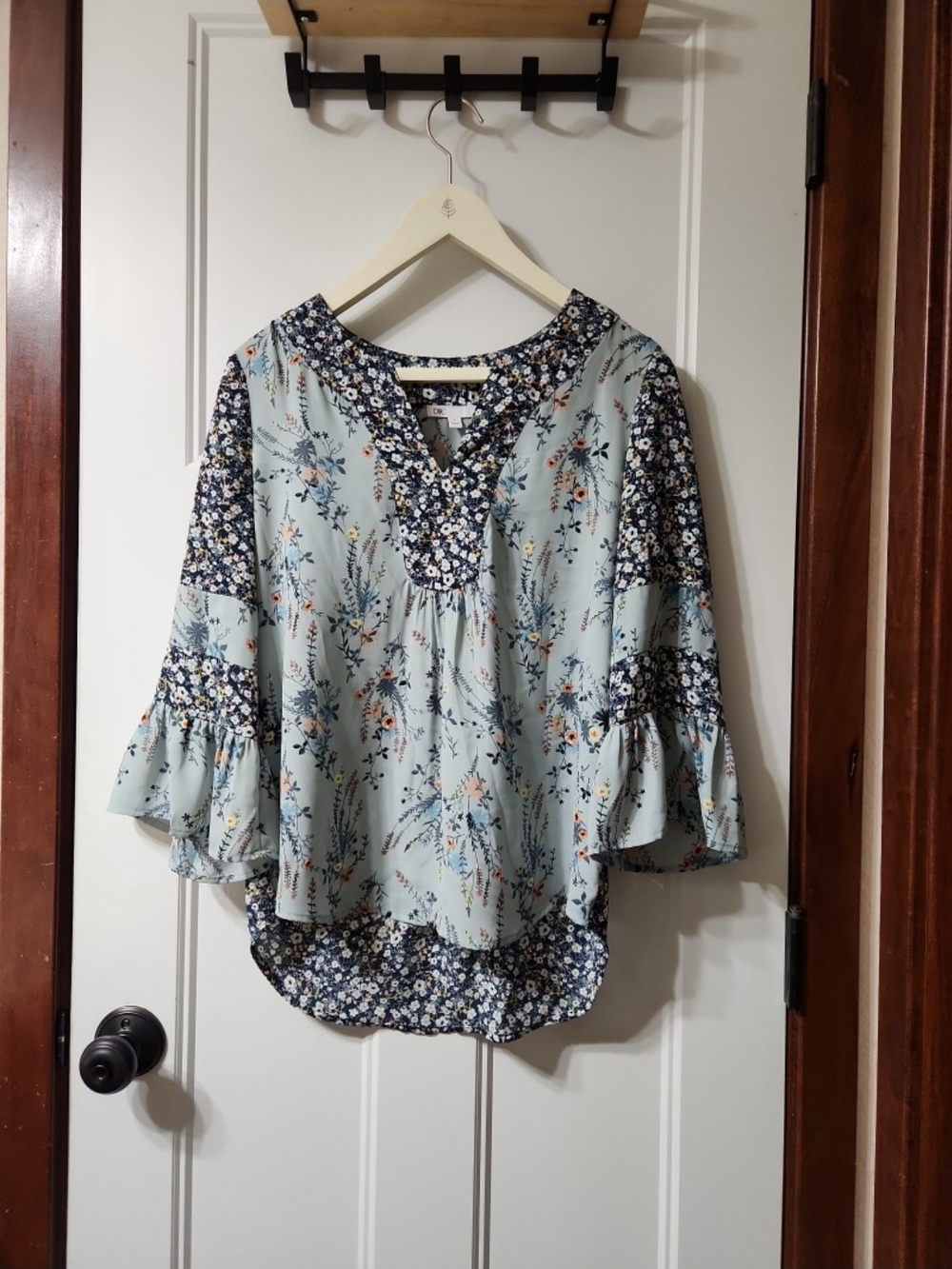 DR2 Floral Ruffle Sleeve Blouse - S